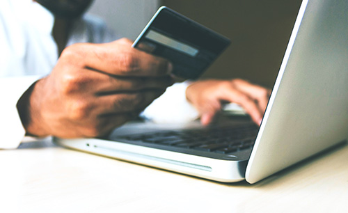 Commerce électronique : de nouveaux comportements d'achat et de nouvelles formes de relations commerciales